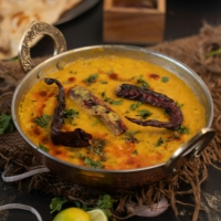 Traditionelles indisches Dal Shorba im India4U Bern – aromatische Linsensuppe frisch zubereitet