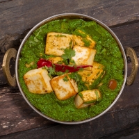 India4U Bern Palak Paneer – Spinatcurry mit hausgemachtem Paneer Käse