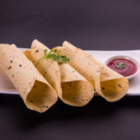 Papadam mit Chutney – knusprige Vorspeise bei India4U Bern